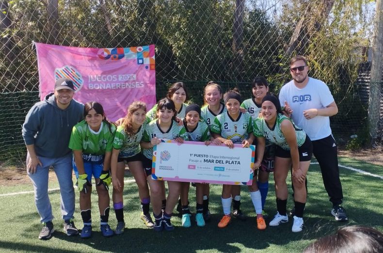 La división Sub 14 femenino de Fútbol 5 de la Escuela Secundaria N° 18 del barrio Agustoni de Pilar.
