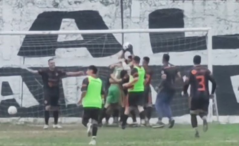 Festejo de Zelaya en la semifinal.