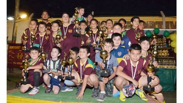 Los chicos de la categoría 2006 de fútbol..