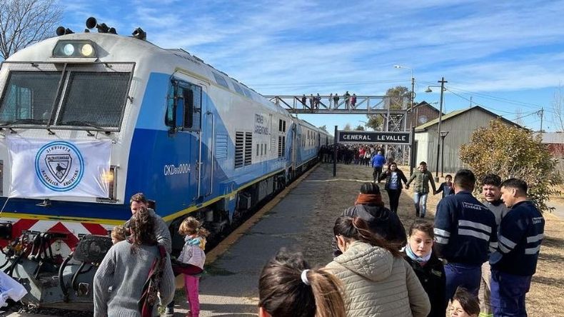 VIAJE. Las obras servirán para la vuelta del tren a Mendoza, pasando por Pilar..