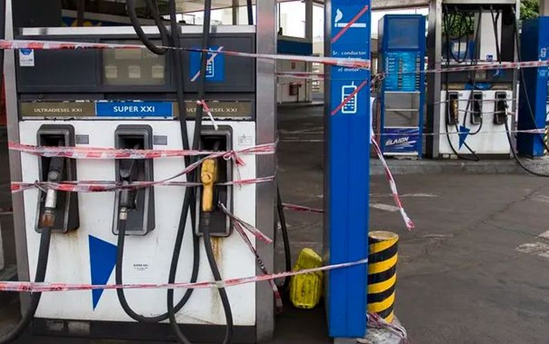 RECLAMOS. Las estaciones amenazan restringir la venta de combustibles. &nbsp;