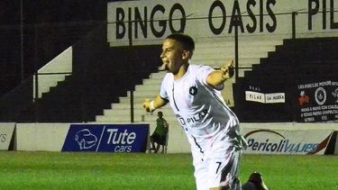 Real Pilar tendrá otra vez disponible al delantero Axel Paiva.