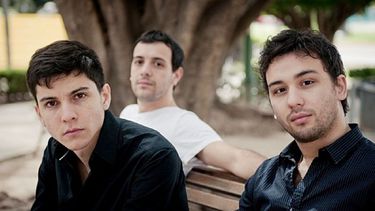 DOS MÁS UNO. Una de las propuestas musicales de la noche..