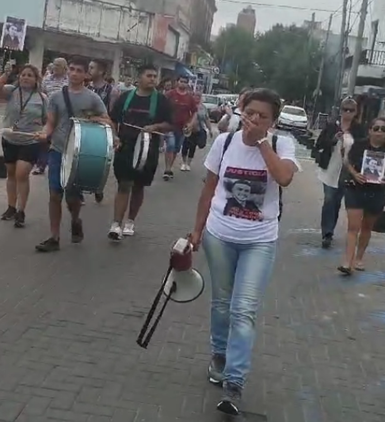 DOLOR Y JUSTICIA: Familiares y amigos de Álvaro se movilizan en pedido de justicia.