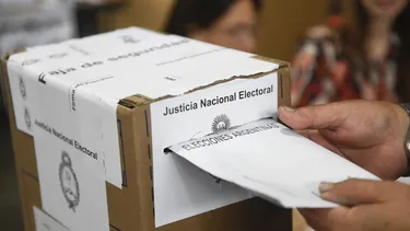 La Cámara Nacional Electoral oficializó el padrón para las elecciones del próximo 26 de octubre. El mismo puede consultarse en la Justicia Nacional Electoral.