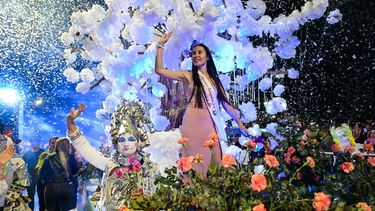 EMBAJADORA DE LA FLOR. Una de las tradiciones de la Fiesta de la Flor en Escobar.