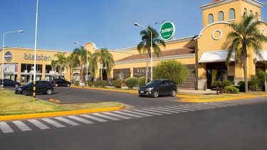 EN OFERTA. El shopping Palmas del Pilar se suma a la doble jornada de promociones.