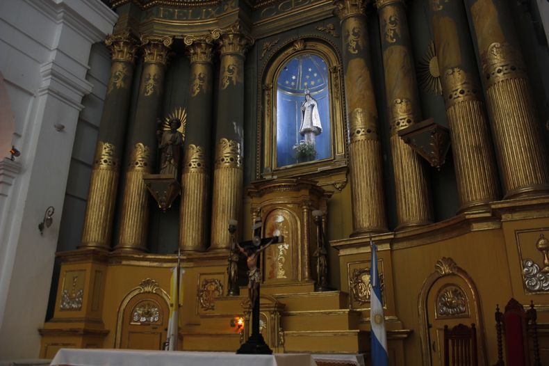 El altar de la Parroquia Nuestra Señora del Pilar fue restaurado al igual que varias de sus principales figuras.&nbsp;