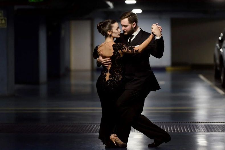 Tango, Patrimonio Cultural Inmaterial de la Humanidad. (Andres DElia).png