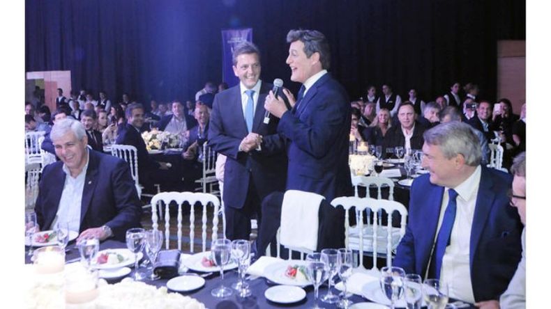 IMPOSTOR. Massa, con su imitador, antes de la cena en el Sheraton..
