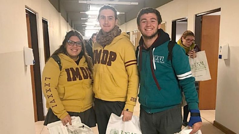 FUTURO. Los estudiantes, en los pasillos de la USAL. .