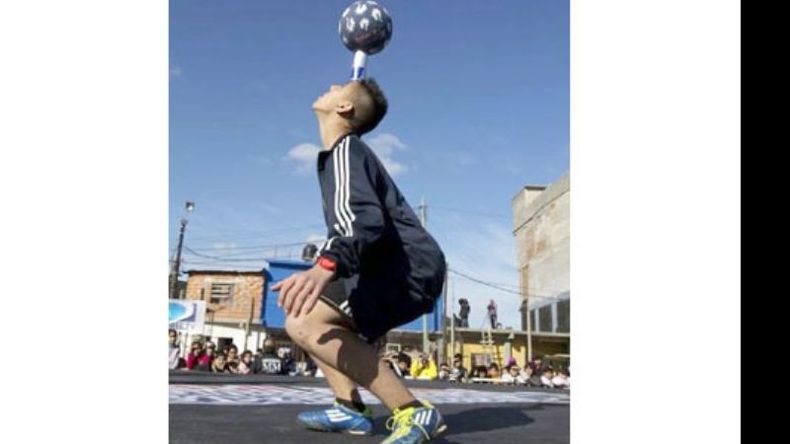 Gustavo Mansilla, durante la competencia realizada en la Villa 31 de Retiro..
