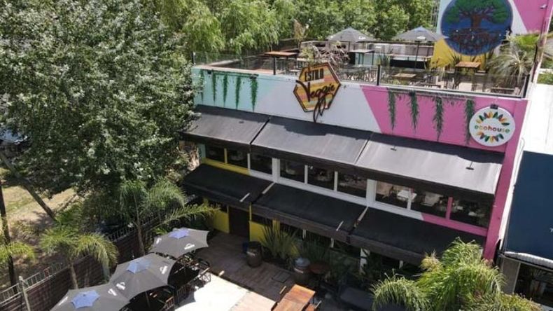 ESTILO VEGGIE. El restorán que comparte espacio con la ONG Eco House..