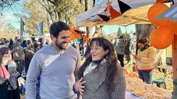 CAMPAÑA. Tito salió a afiliar para consolidar La Libertad Avanza en Pilar.