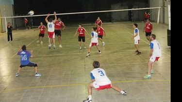 Pilar perdió con parciales 25-18, 25-22 y 25-19..