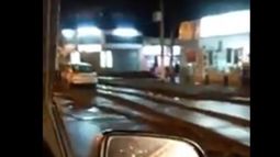 VIDEO: Otro conductor, víctima del cemento fresco de la ruta 234