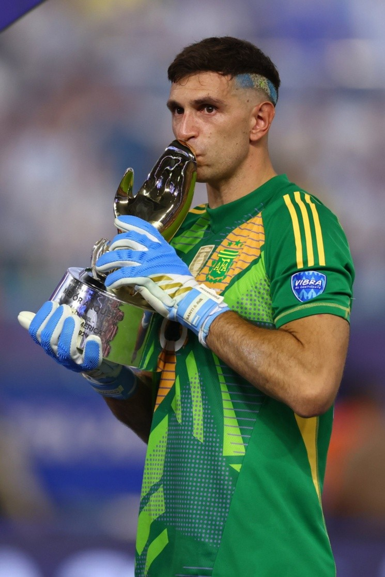 Dibu Martínez es el Mejor arquero de la Copa América 2024. (baenegocios.com)..png