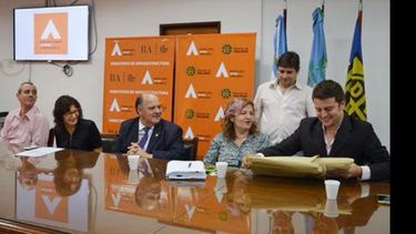 OFERTAS. La apertura de sobres se realizó ayer en La Plata..