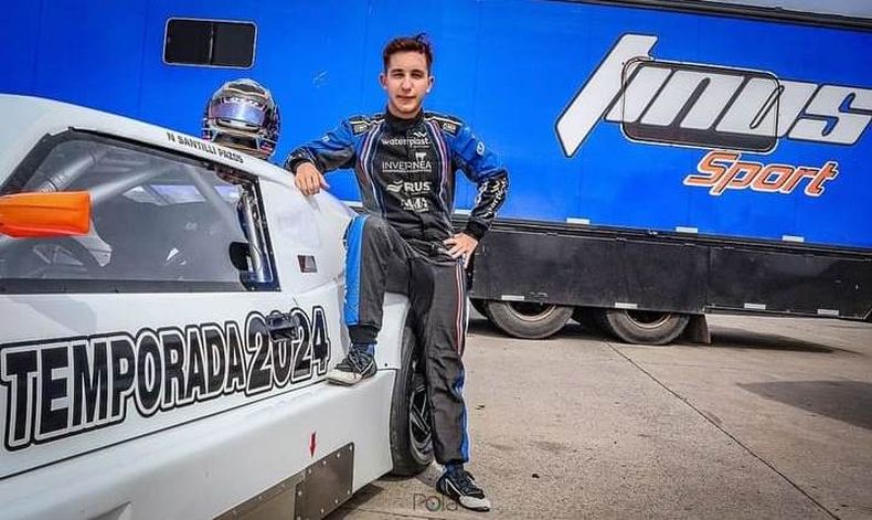 ESTRENO. Santilli junto al Chevrolet con el que correrá en el TC Mouras.