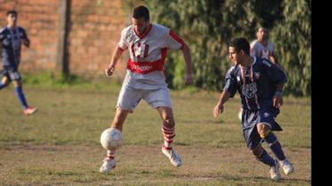 Hacoaj y Atlético disputaron un duelo parejo pero dinámico en Tigre..