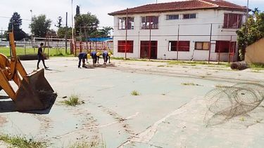 ATRASOS. Playón deportivo votado en 2015 se comenzó este año..