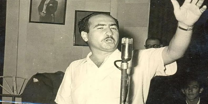MULTIFACÉTICO. Luis Lagomarsino en una de sus tantas facetas, la de recitador.