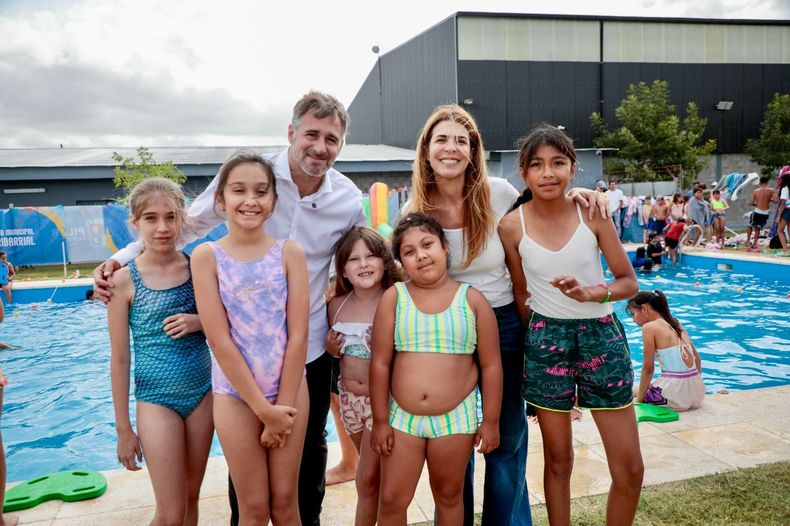 VERANO. Federico Achával acompañó a los chicos en sus actividades recreativas.