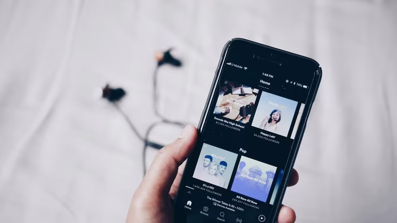 Spotify permitirá a los fans reservar entradas antes de que salgan a la venta. (Infobae).