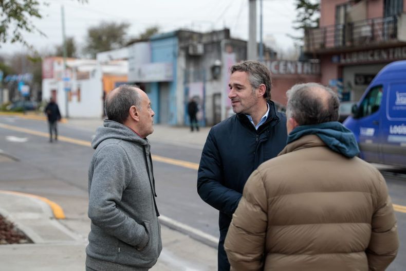 El intendente recorrió el tramo remodelado de la Ruta 8. 
