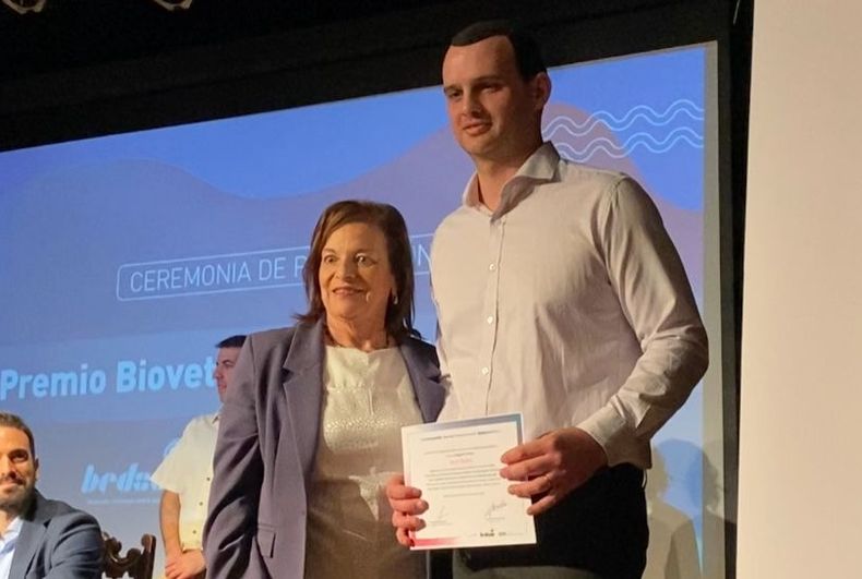 Cada año, Bedson entrega los premios Biovet - Arnaldo Colusi.