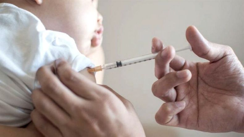 LOS MÁS CHIQUITOS. Bebés y niños de hasta 3 años comenzarán a ser vacunados este mes..