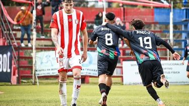 Atlético Pilar no pudo con el líder Televisión en La Reja.