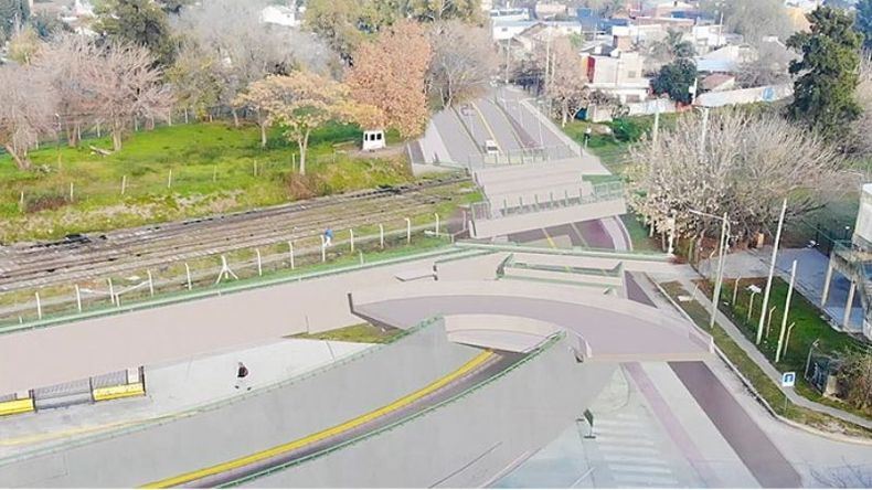 OBRA. En Pilar, mejorarán el predio entre la estación de trenes y el paso bajo a nivel..