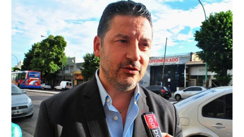 Gustavo Menéndez. .