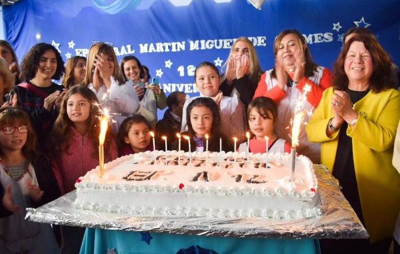 ¡Felices 125 años Escuela Primaria N°12! Una alegría celebrar junto a su comunidad, su historia y su presente. Nuestro cariño a su institución que día a día crece gracias al trabajo de sus docentes, auxiliares, estudiantes y familias de #Zelaya. Educación Pilar.