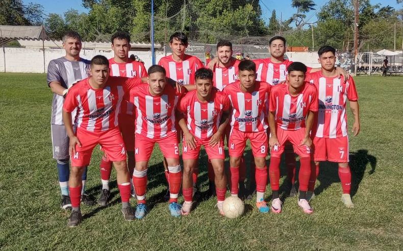 Atlético se trajo un buen punto desde la cancha de Malvinas para seguir al frente de Zona Competencia.