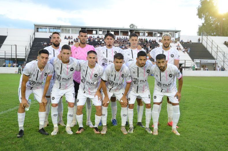 ONCE INICIAL. Real Pilar viene de golear 3-0 a Lugano el sábado último.
