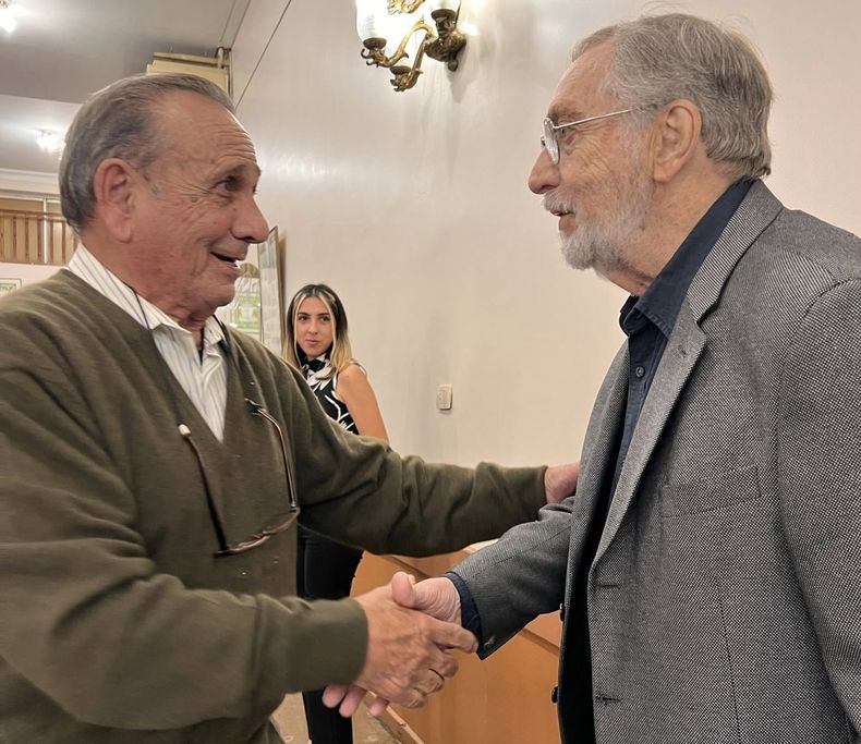 Luis Brandoni con Rubén Martinelli, un histórico de la UCR de Pilar.