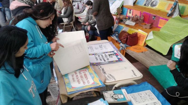 LA AVENTURA DE LEER. La feria contó con un público entusiasta..
