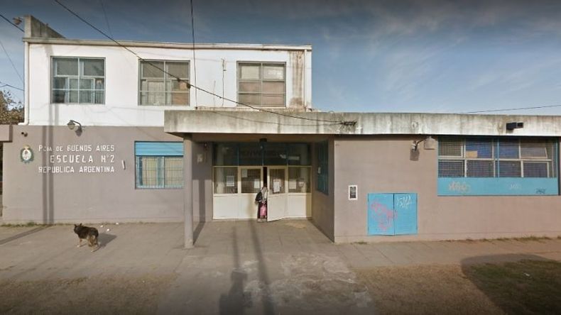 Los sujetos ingresaron a la Escuela Nº2 en la madrugada del miércoles..