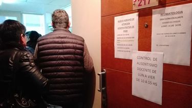 La nueva oficina de la prestaria docente, esta mañana, colapsada..