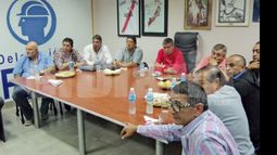 REUNIÓN. En la sede de la UOCRA unos 26 gremios se mostraron fuertes..