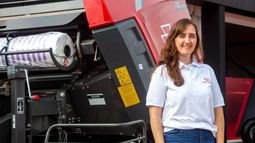 Silvia Olivo, especialista en heno y forrajes de Massey Ferguson. Silvia Olivo, especialista en heno y forrajes de Massey Ferguson.