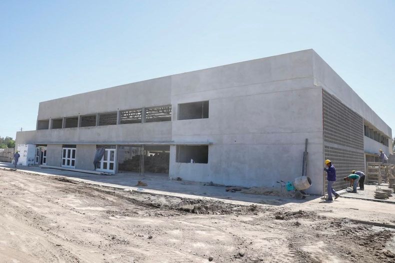 CONSTRUCCIÓN. Las obras avanzan rápidamente en los barrios Villa Luján y Santa Ana.