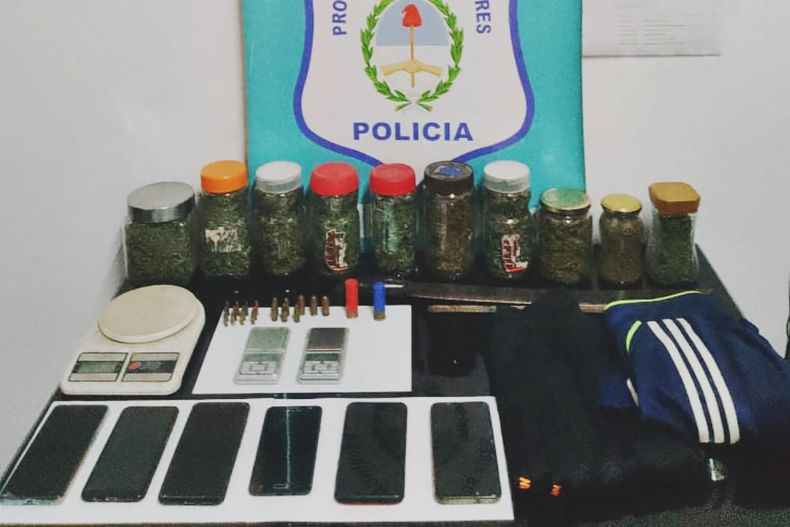OPERATIVO. Los elementos hallados durante el allanamiento realizado en el domicilio de los detenidos.&nbsp;