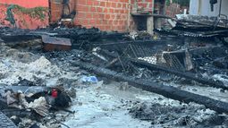 El incendio se originó a causa de una estufa eléctrica. El incendio se originó a causa de una estufa eléctrica.
