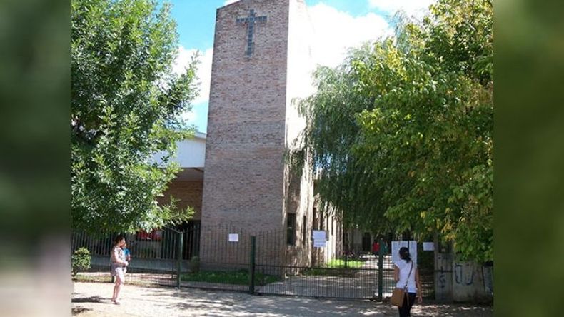 DECISIÓN. El colegio ratificó que desde año que viene, todas usarán pantalones..