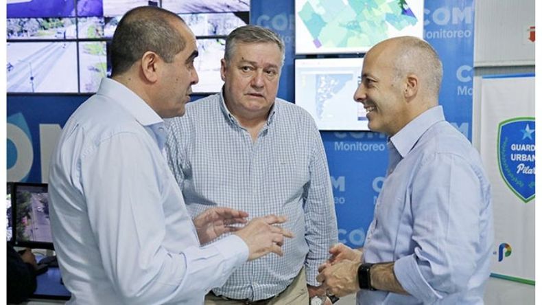 VISITA. Piazzale (izq.) recorrió ayer el COM. Se reunió con ducoté y Martínez, el saliente..