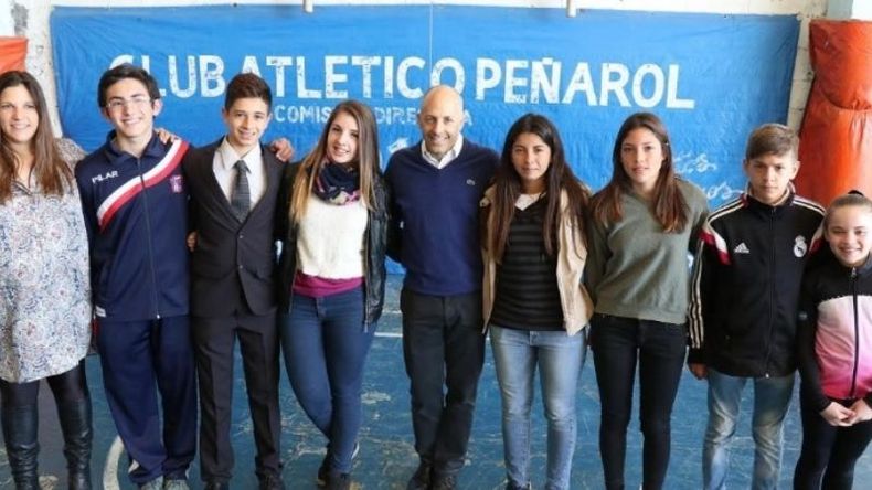 Hace un año, a un grupo de jóvenes se les prometió una beca..
