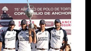 (www.canchallena.com). MONARCA. La Dolfina sumó su tercera corona consecutiva en Tortugas..